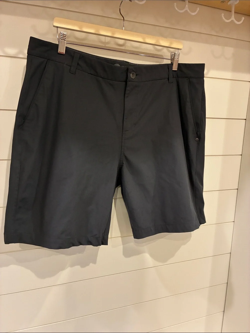 Men's Vuori Charcoal Performance Shorts